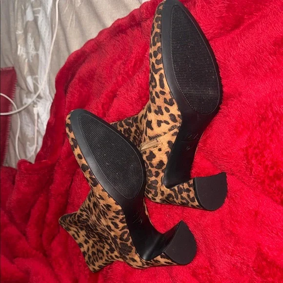 MIA ankle Booties! BRAND NEW WITHOUT TAGS - Picture 3 of 10